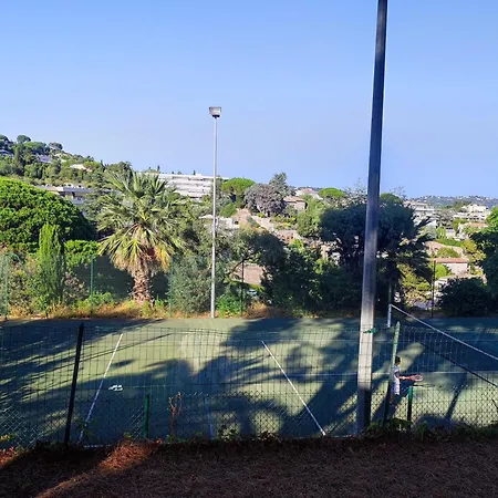 Climatise Vue Piscine & Parking