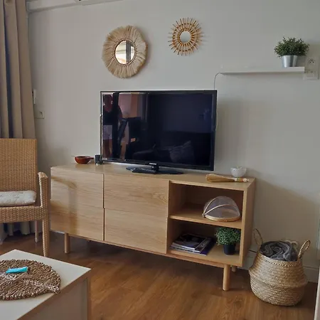 Climatise Vue Piscine & Parking Apartment
